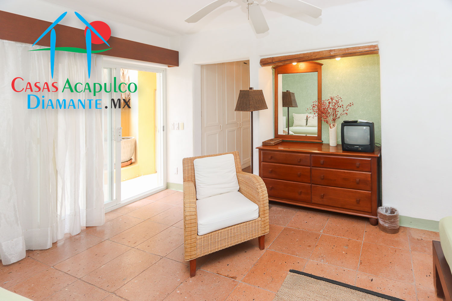 Brisas del Marqués Los Celajes 20 - Recámara uno antes de Otis 4